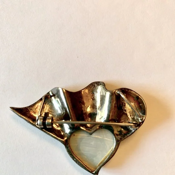 Vintage sterling silver Marcasite wavey brooch pin with mother of pearl heart - Picture 4 of 5